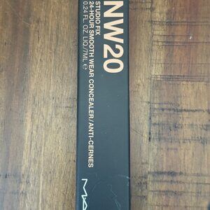 New Mac Studio Fix 24 hour Concealer in NW20